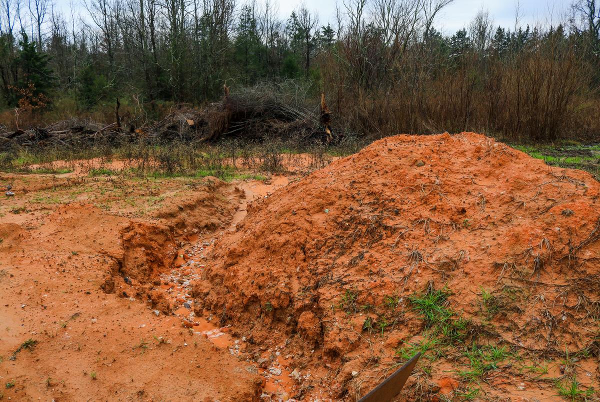 In East Texas, a town fights to keep an oilfield waste dump from